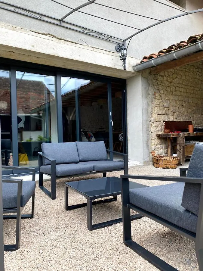 Clos De La Charnaille Cousance Holiday home
